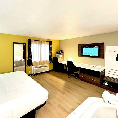 Quality Inn & Suites Willows Bagian luar foto