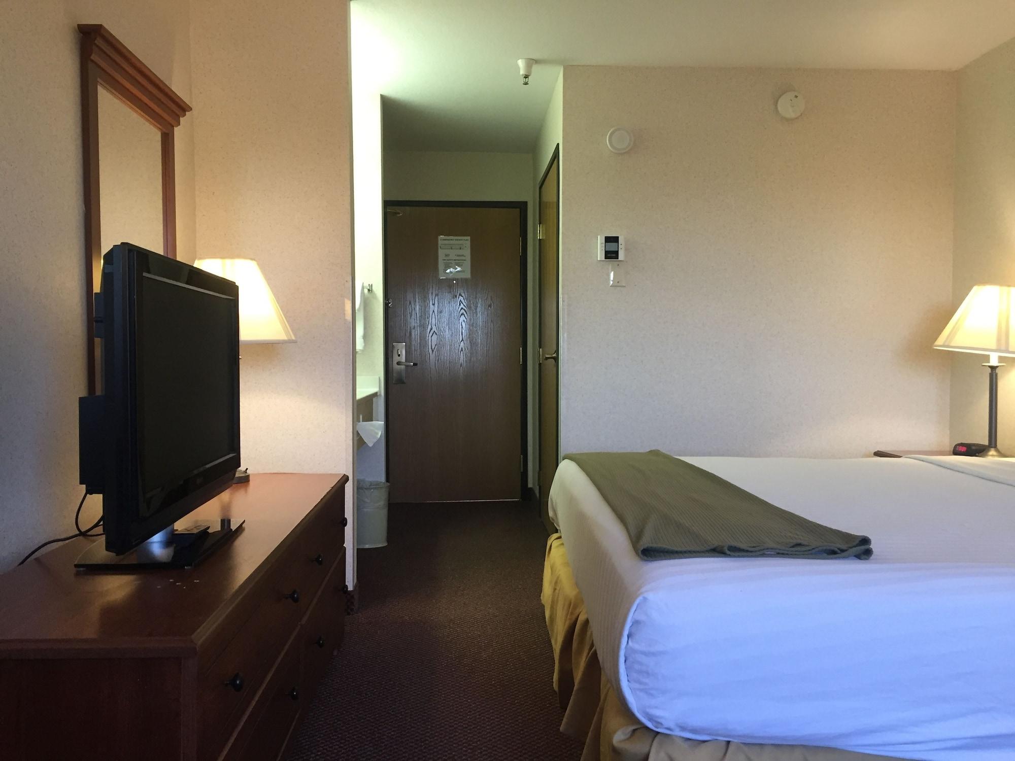 Quality Inn & Suites Willows Bagian luar foto