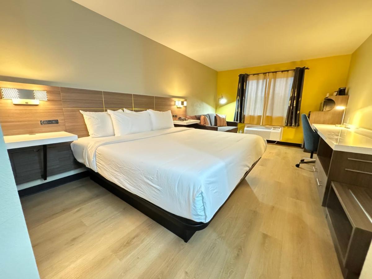 Quality Inn & Suites Willows Bagian luar foto